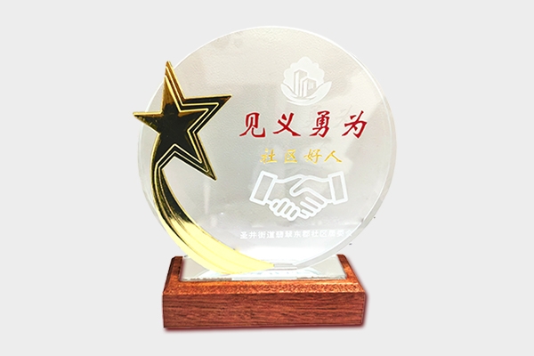 點贊丨“逆行”真英雄，救火顯擔當！